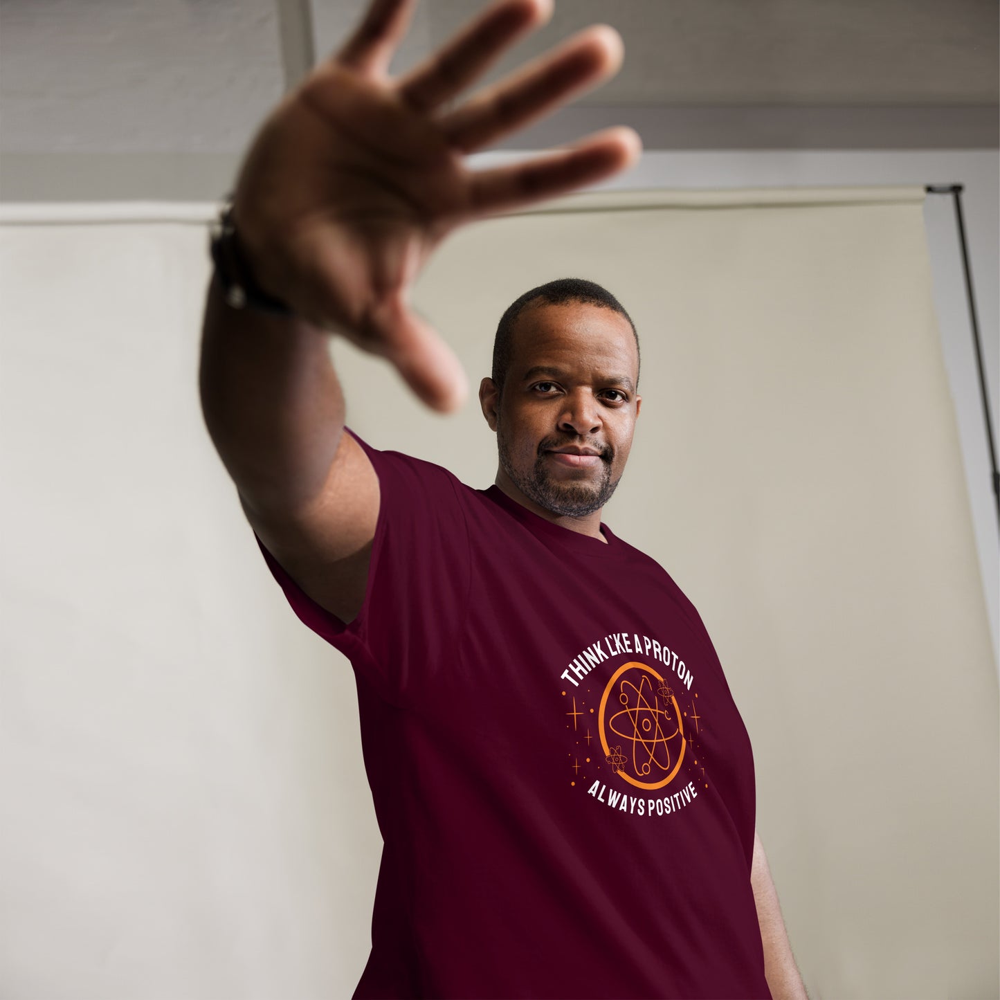 Men's classic tee - Think Like A Proton - Always Positive