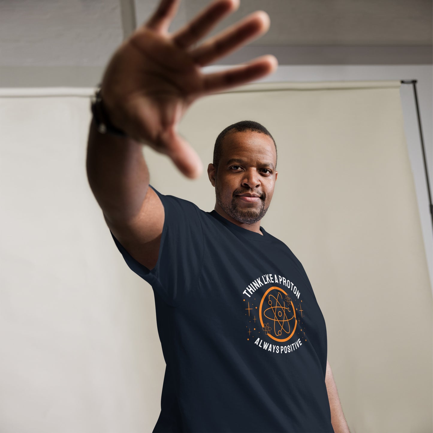 Men's classic tee - Think Like A Proton - Always Positive