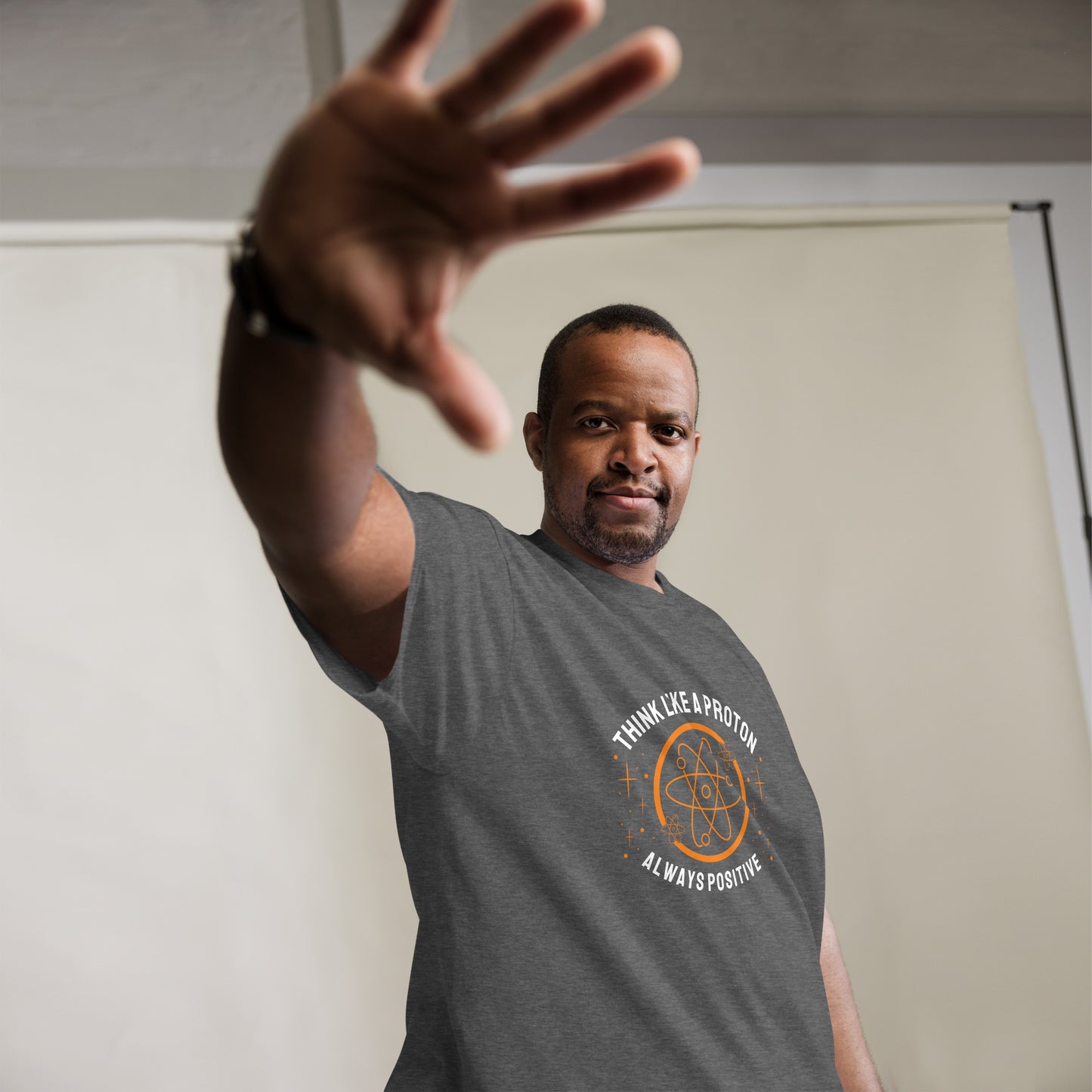 Men's classic tee - Think Like A Proton - Always Positive